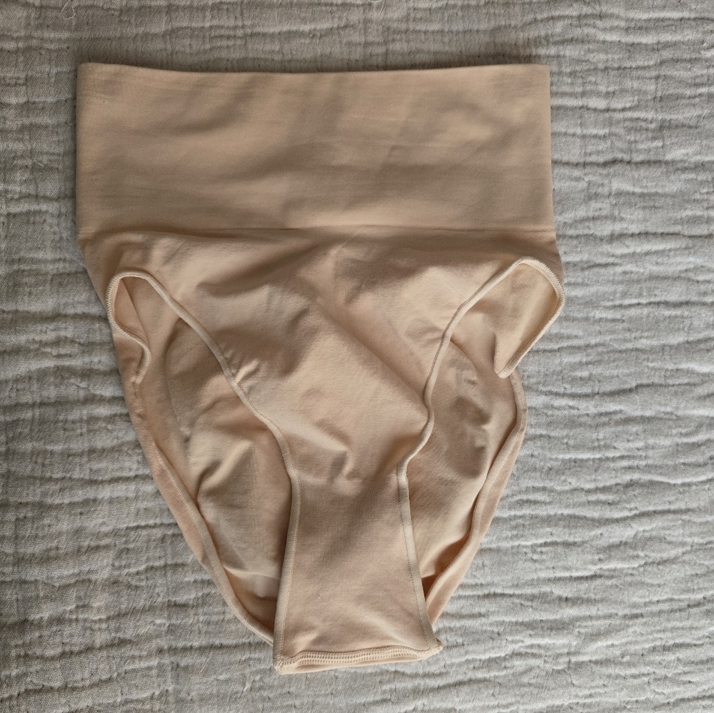 New Skims Core Control Mid Waist Brief